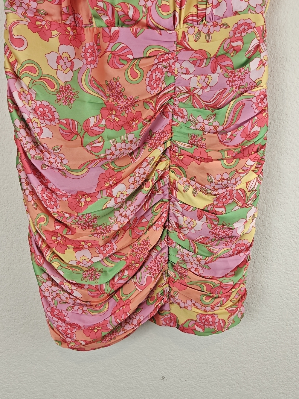 Adelyn Rae Bright Floral Ruched Bodycon Mini Dress – Spring Ready, Size M - Picture 4 of 13